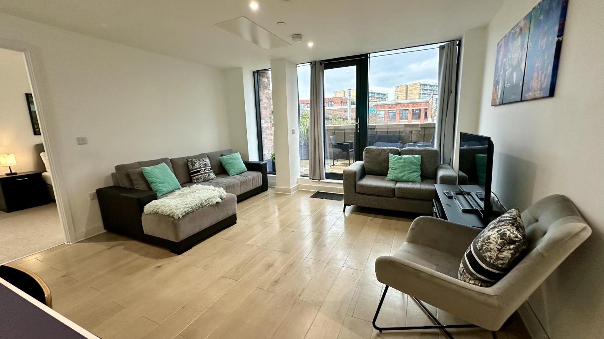 Lux Livin' Apartments - Luxury 2 Bed Apartment With Sky Garden マンチェスター エクステリア 写真