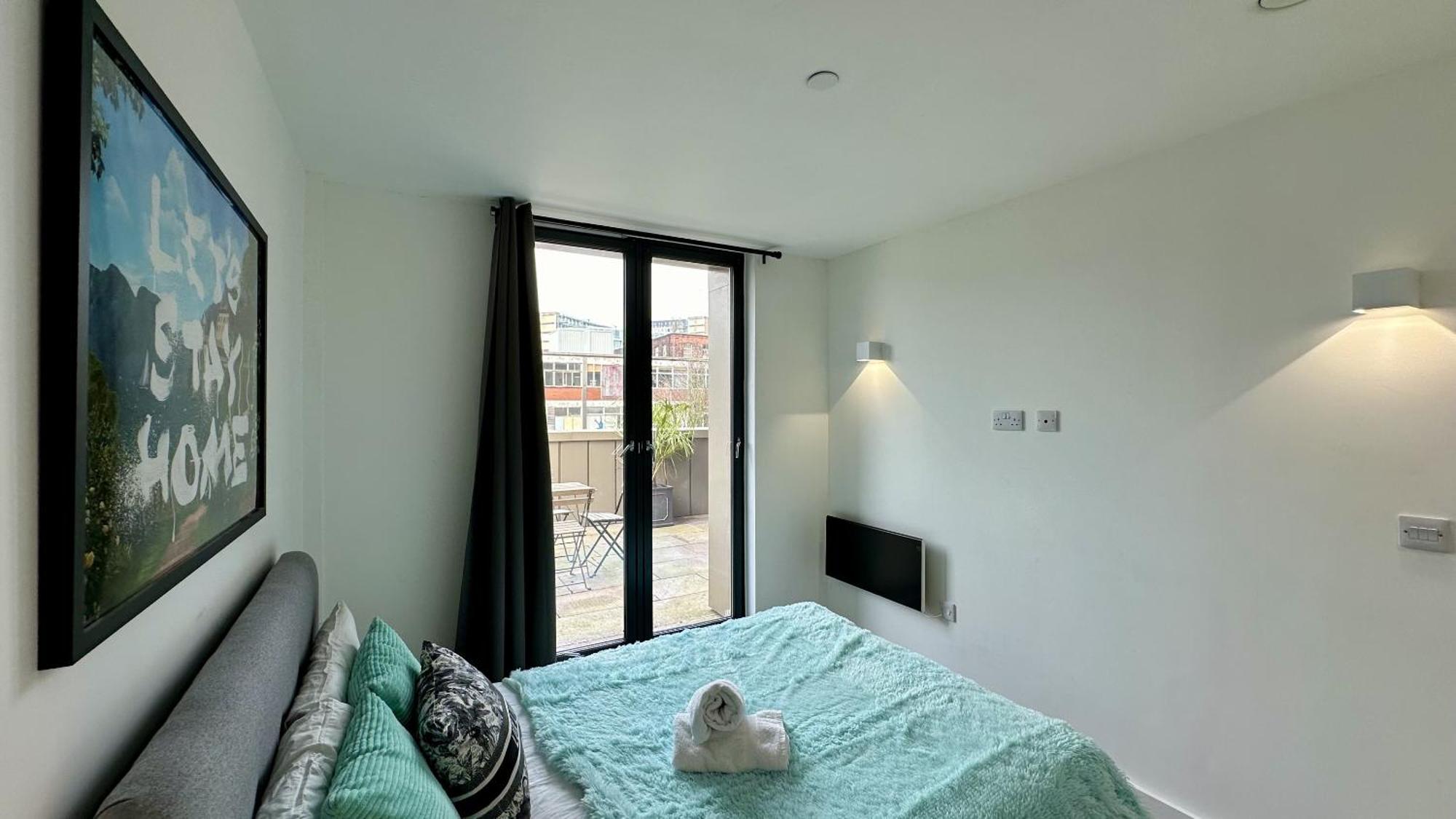 Lux Livin' Apartments - Luxury 2 Bed Apartment With Sky Garden マンチェスター エクステリア 写真