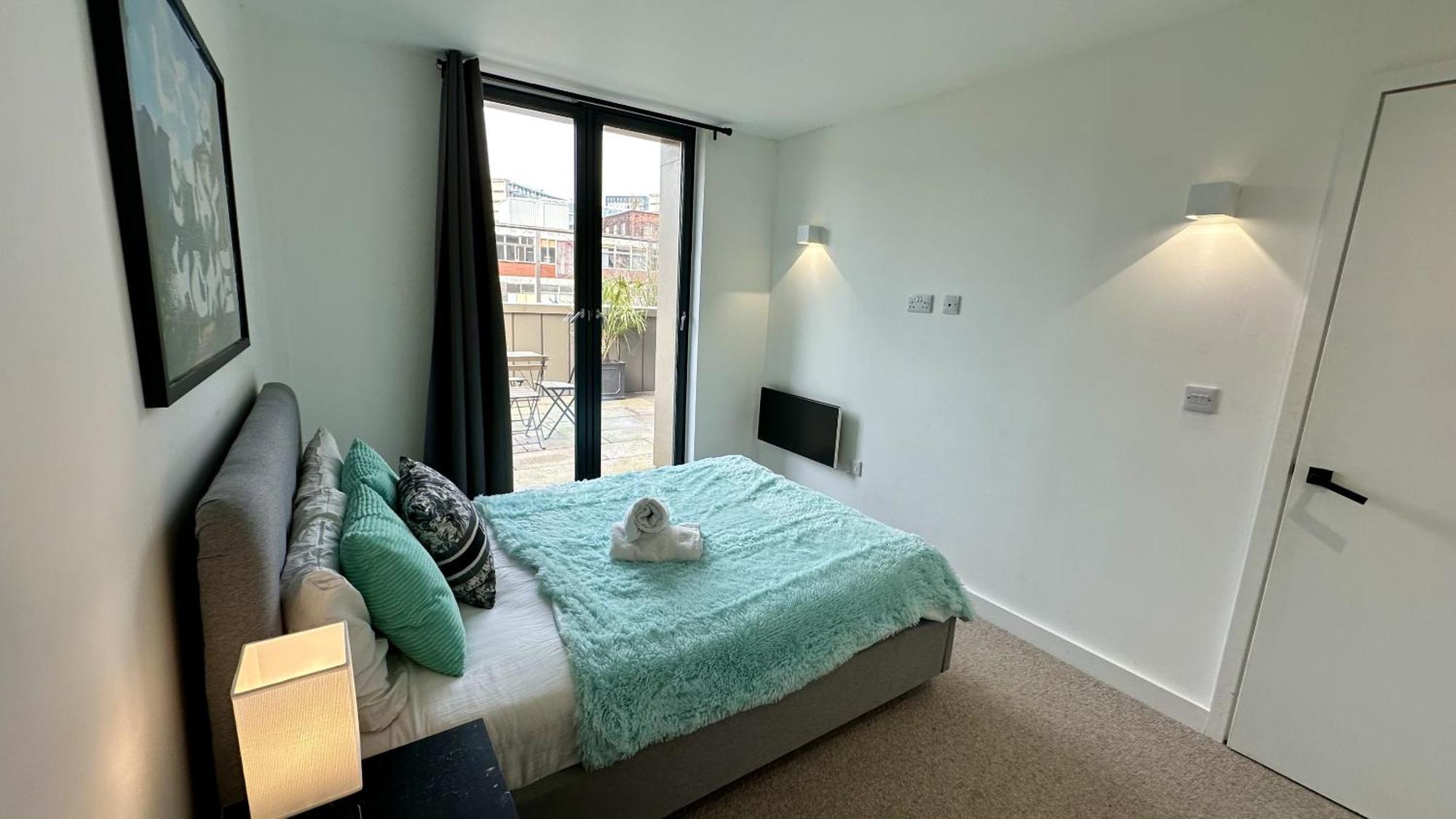 Lux Livin' Apartments - Luxury 2 Bed Apartment With Sky Garden マンチェスター エクステリア 写真