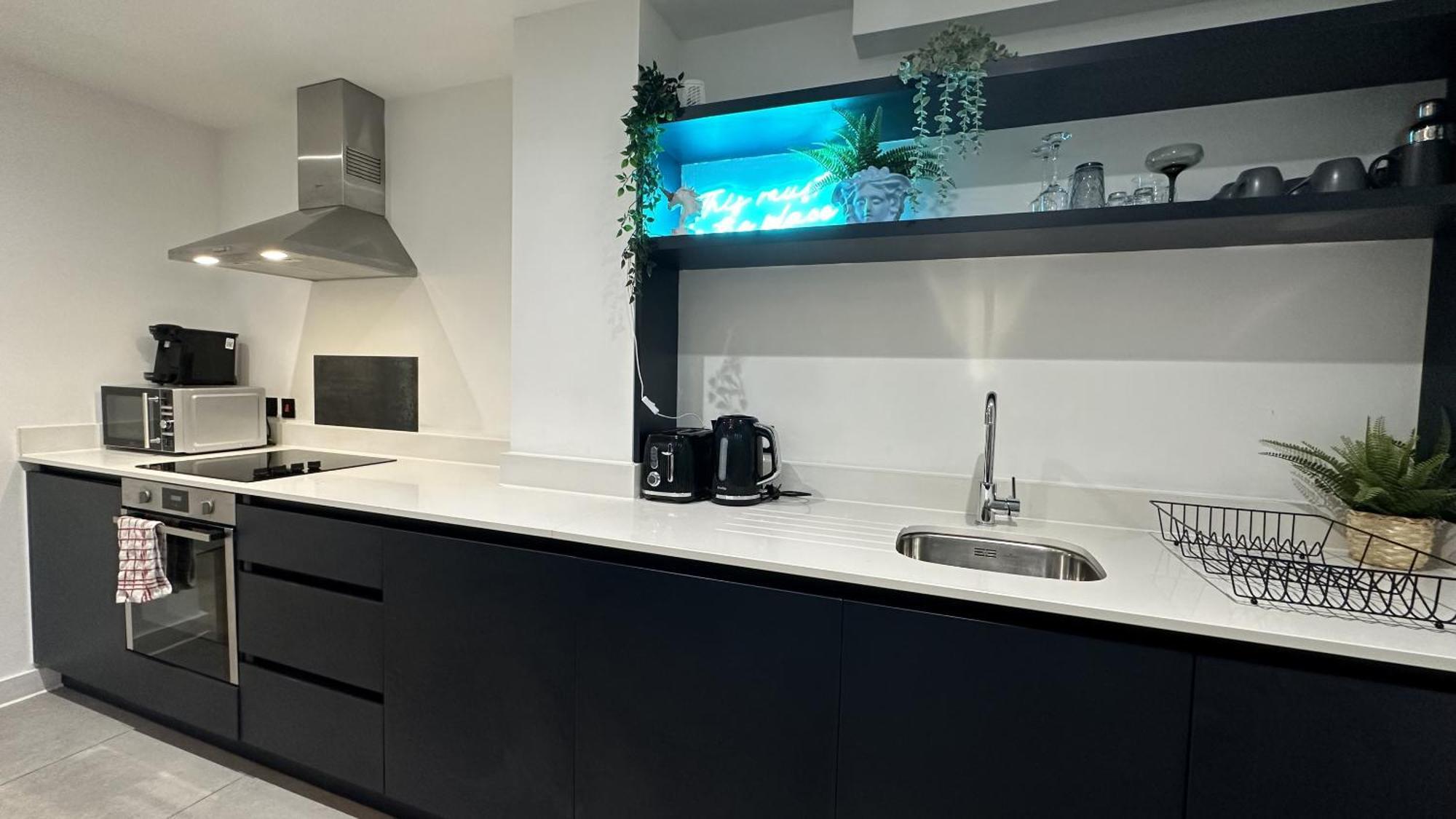 Lux Livin' Apartments - Luxury 2 Bed Apartment With Sky Garden マンチェスター エクステリア 写真