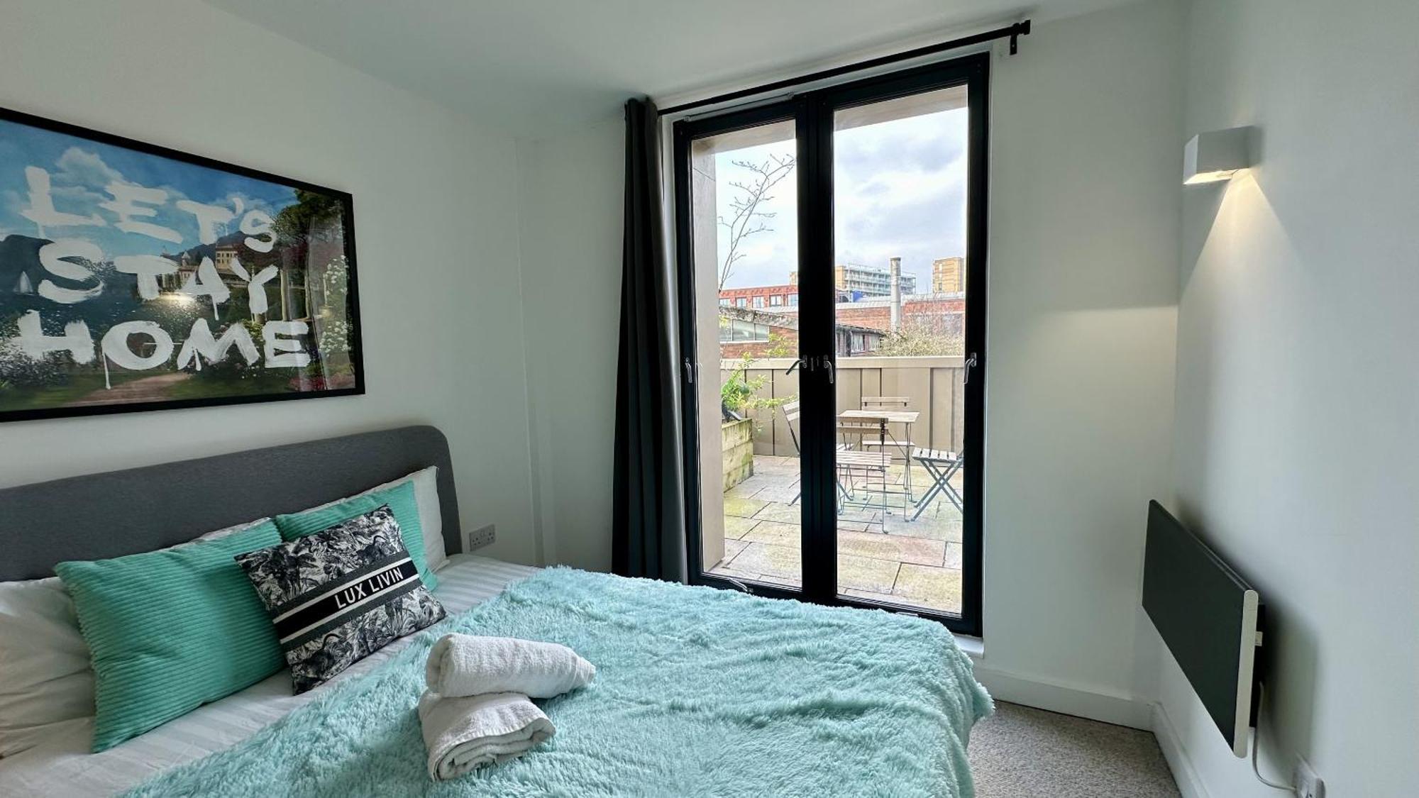 Lux Livin' Apartments - Luxury 2 Bed Apartment With Sky Garden マンチェスター エクステリア 写真