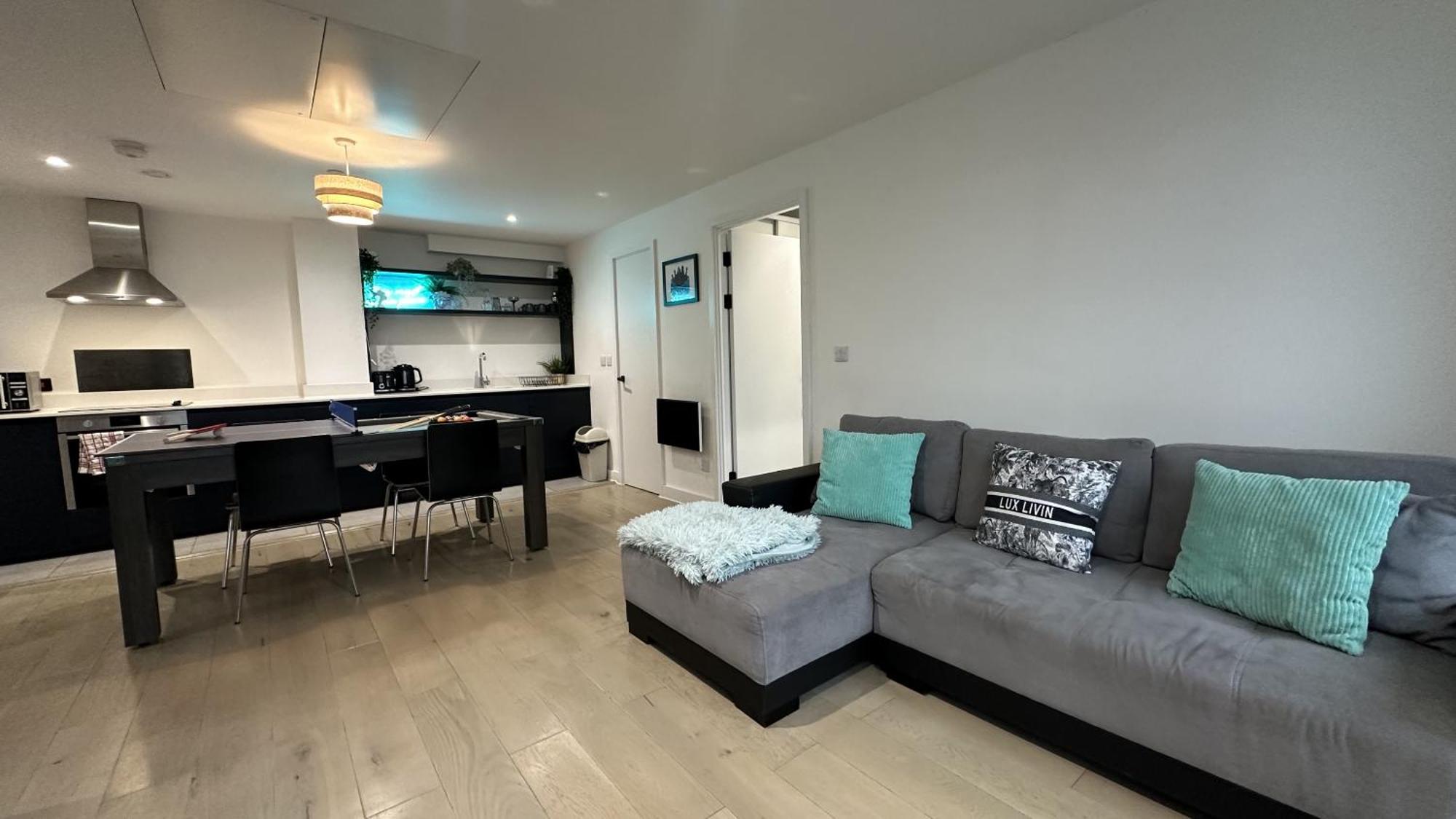 Lux Livin' Apartments - Luxury 2 Bed Apartment With Sky Garden マンチェスター エクステリア 写真