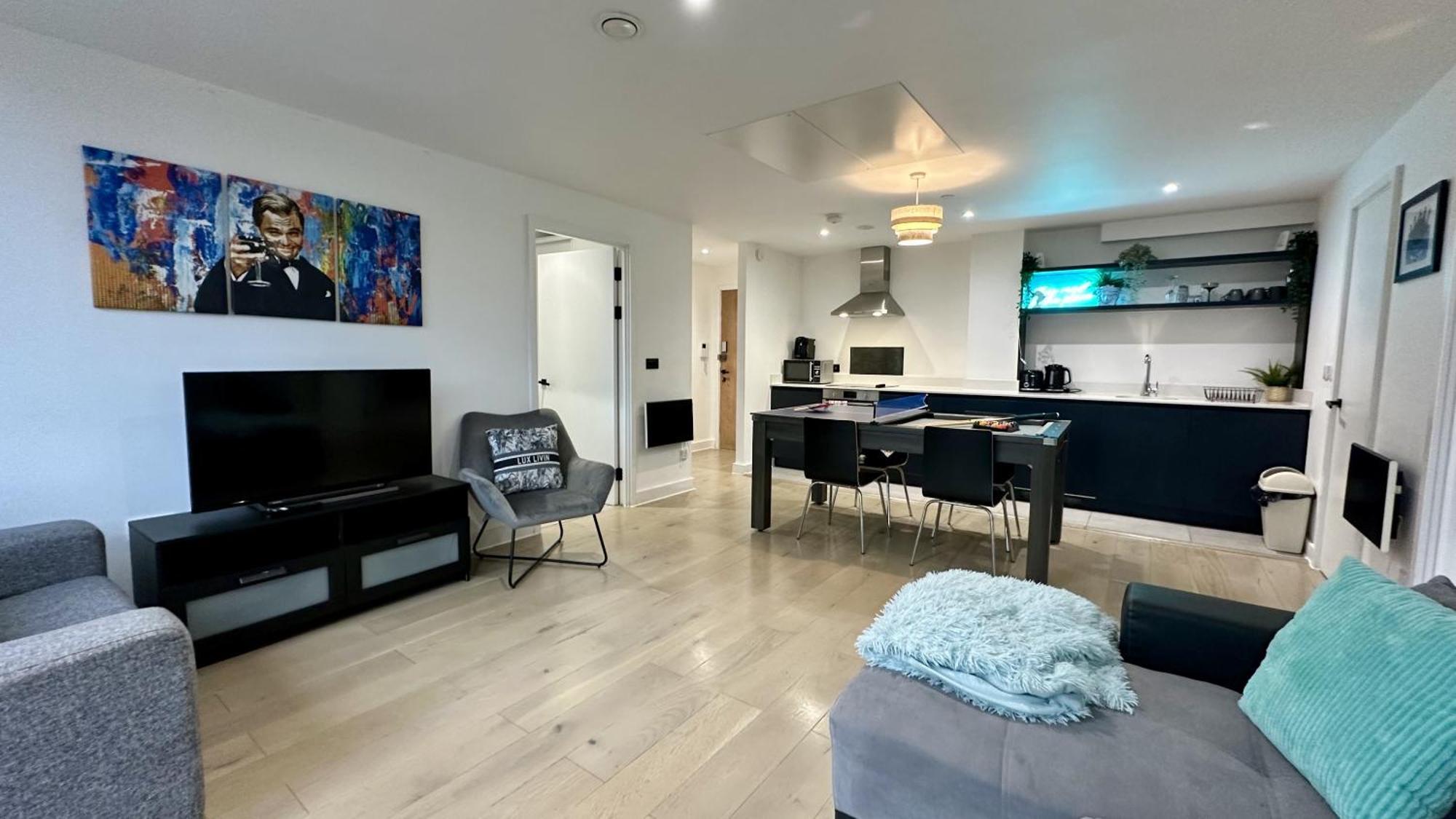 Lux Livin' Apartments - Luxury 2 Bed Apartment With Sky Garden マンチェスター エクステリア 写真