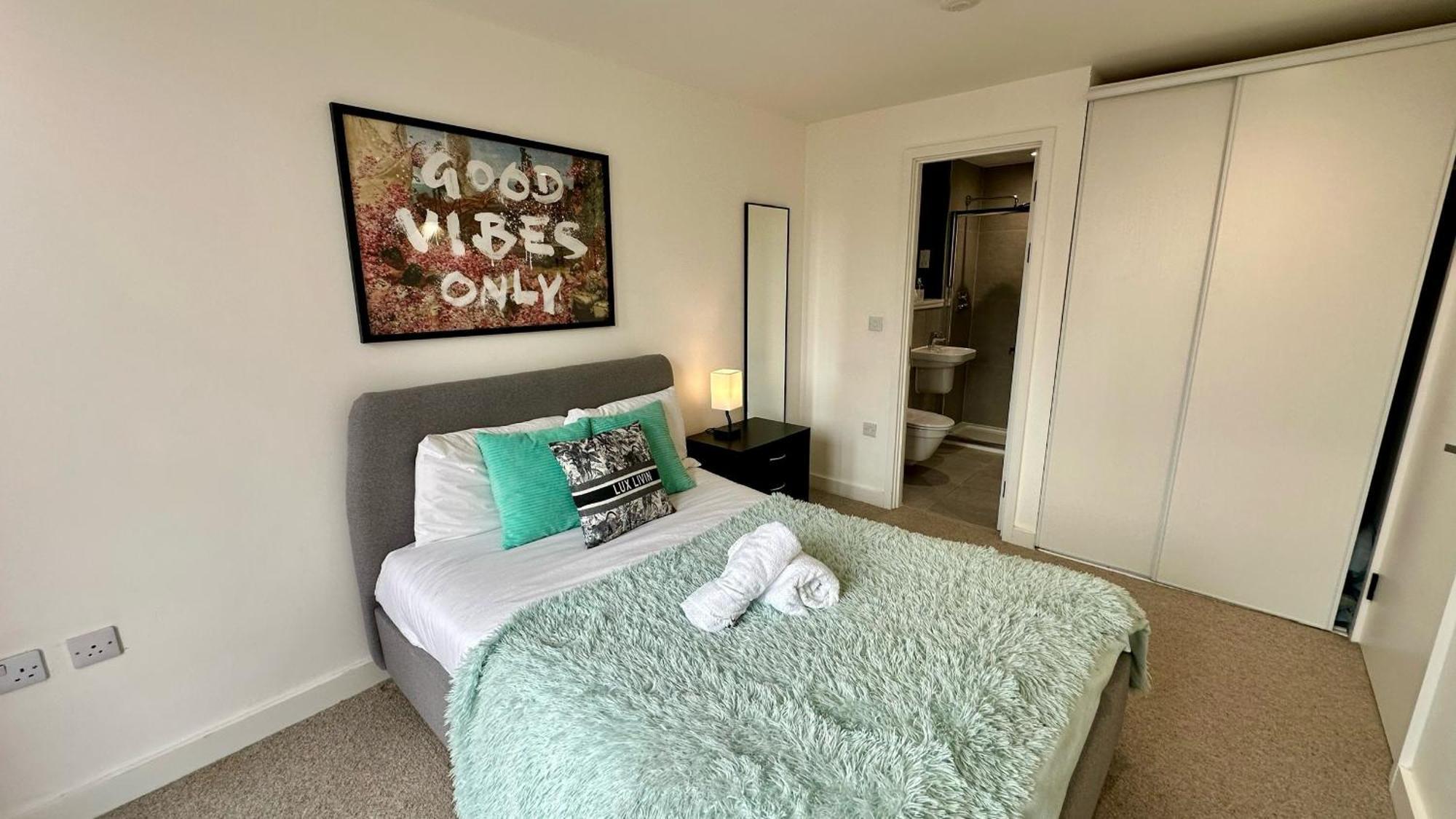 Lux Livin' Apartments - Luxury 2 Bed Apartment With Sky Garden マンチェスター エクステリア 写真