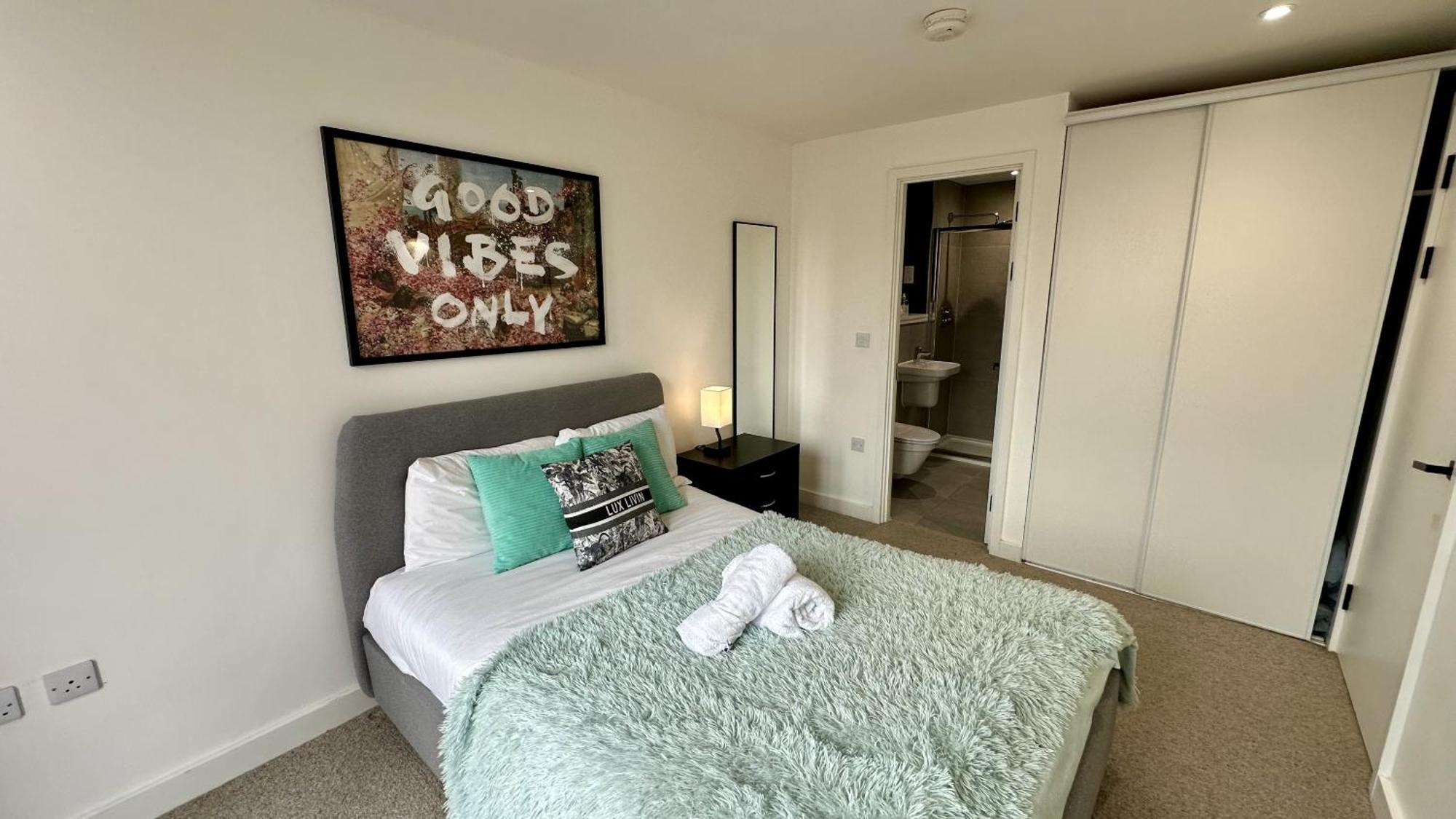 Lux Livin' Apartments - Luxury 2 Bed Apartment With Sky Garden マンチェスター エクステリア 写真