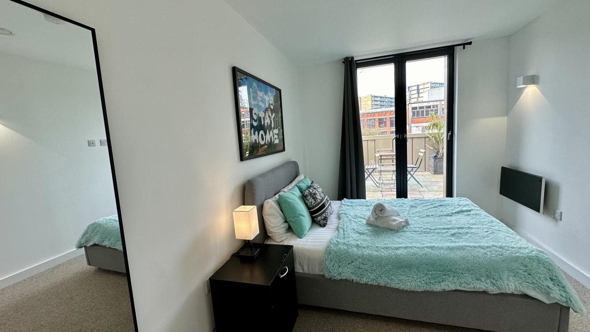 Lux Livin' Apartments - Luxury 2 Bed Apartment With Sky Garden マンチェスター エクステリア 写真