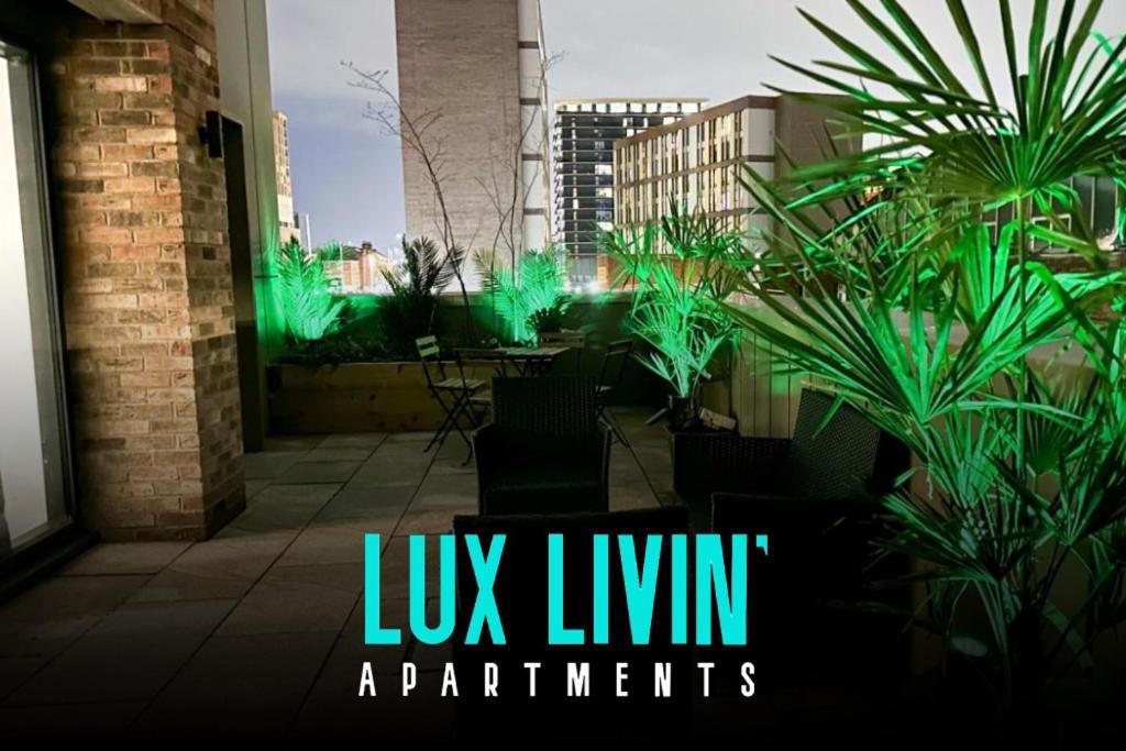 Lux Livin' Apartments - Luxury 2 Bed Apartment With Sky Garden マンチェスター エクステリア 写真